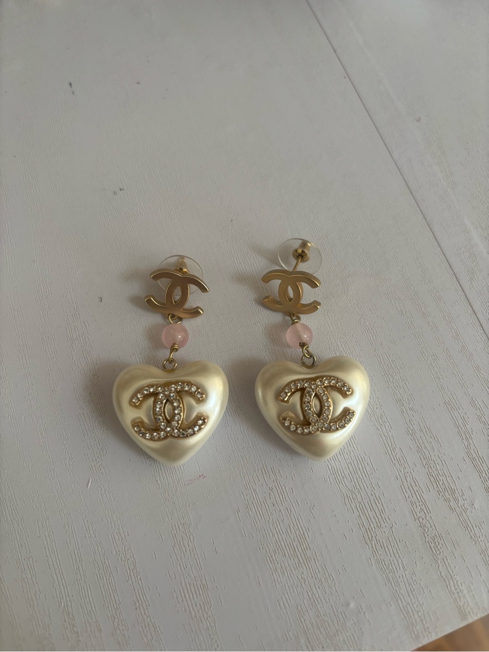 Y2K heart dangly earring